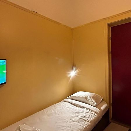 Central Accommodation Budget By Hr Bukares Bagian luar foto